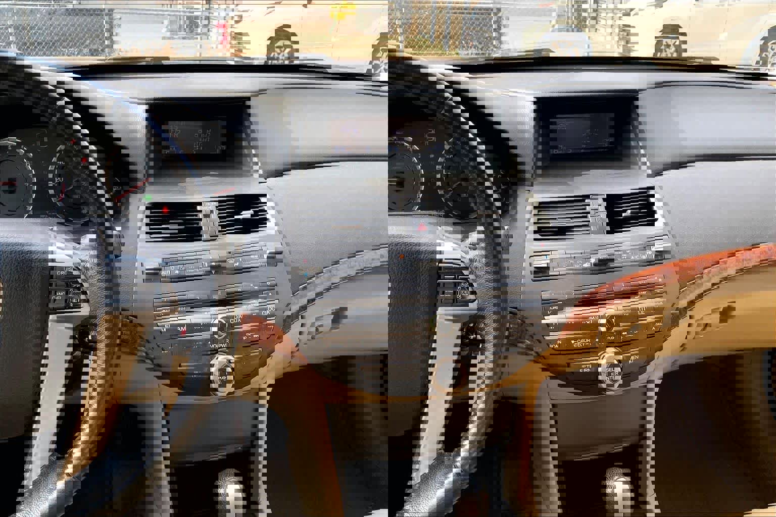 Used 2011 Honda Accord EX-L image 6