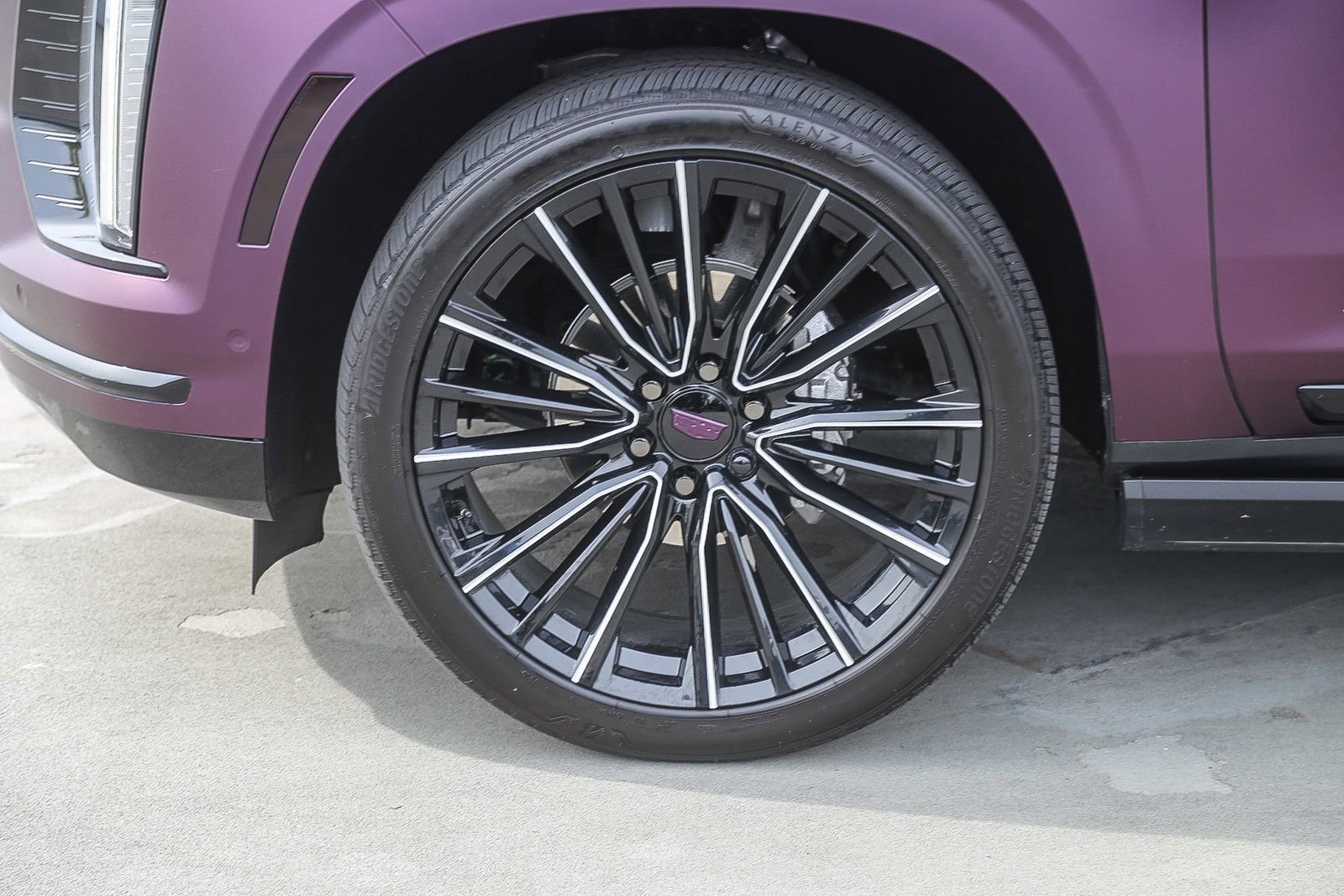 Used 2025 Cadillac Escalade ESV Sport Platinum image 9