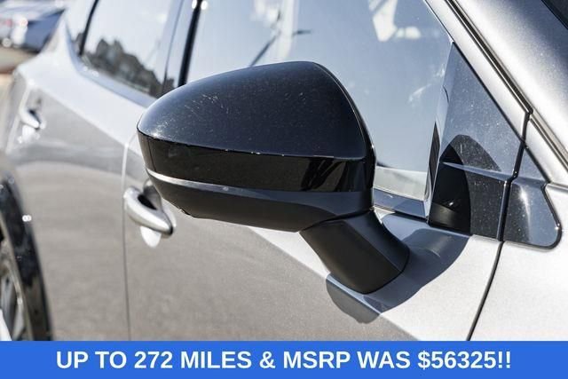 Used 2023 Nissan Ariya AWD image 16