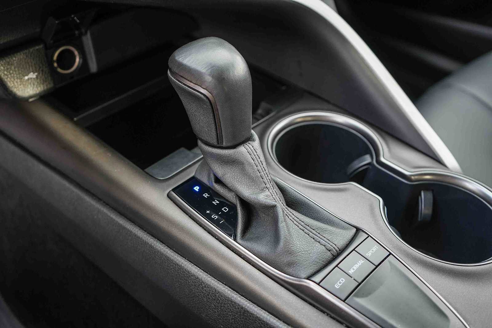 Used 2024 Toyota Camry SE image 19