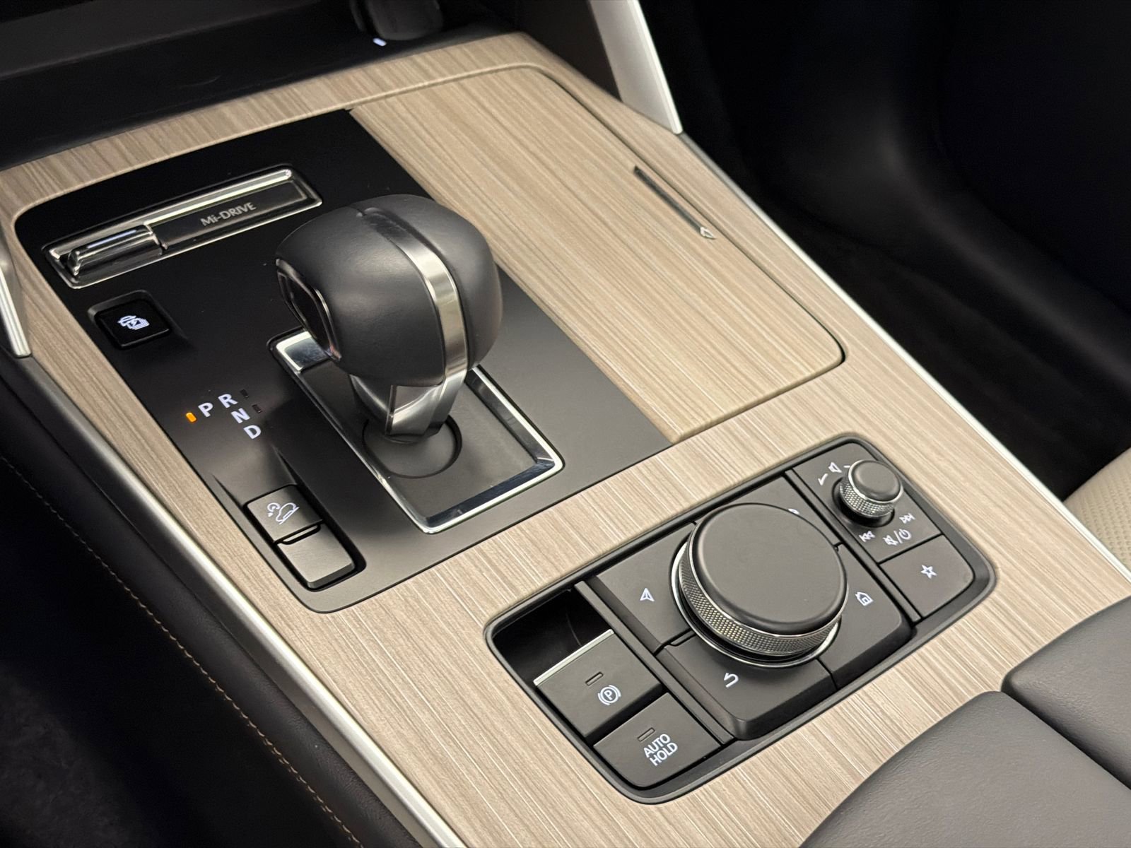 Used 2024 MAZDA CX-90 Plug-In Hybrid w/ Premium Pkg image 32