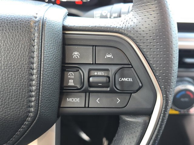 Used 2025 Toyota 4Runner TRD Off-Road Premium AWD/4WD image 23