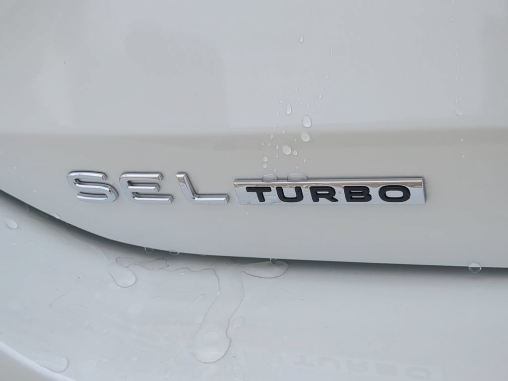New 2026 Volkswagen Tiguan SEL R-Line AWD/4WD image 10