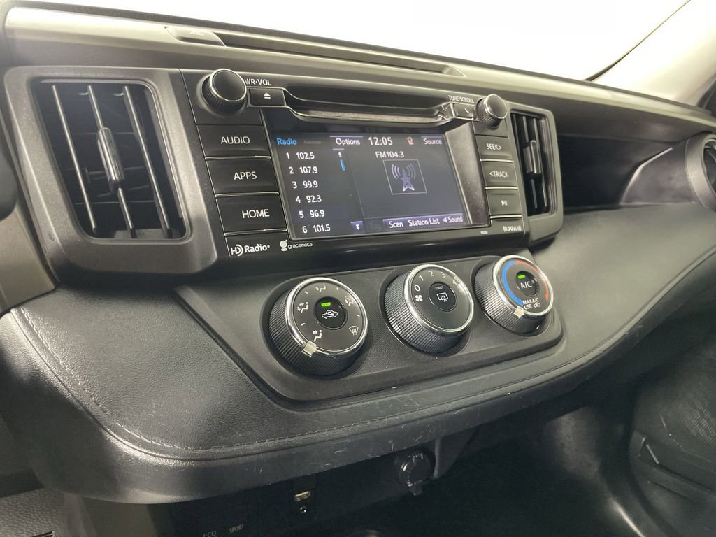 Used 2018 Toyota RAV4 LE w/ Carpet Mat Package image 16