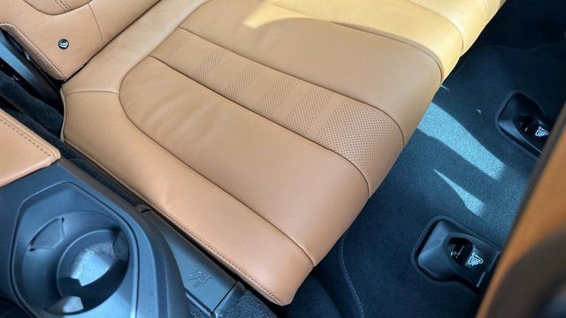 Used 2022 BMW X7 xDrive40i w/ M Sport Package AWD/4WD image 37