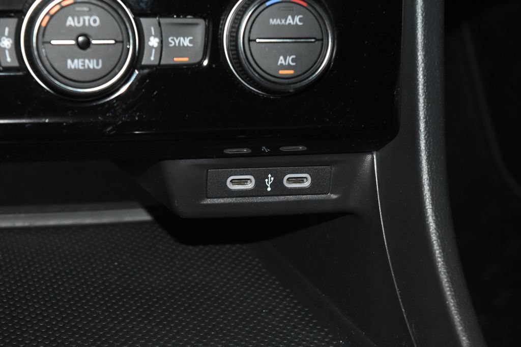Used 2024 Volkswagen Jetta SE FWD image 14
