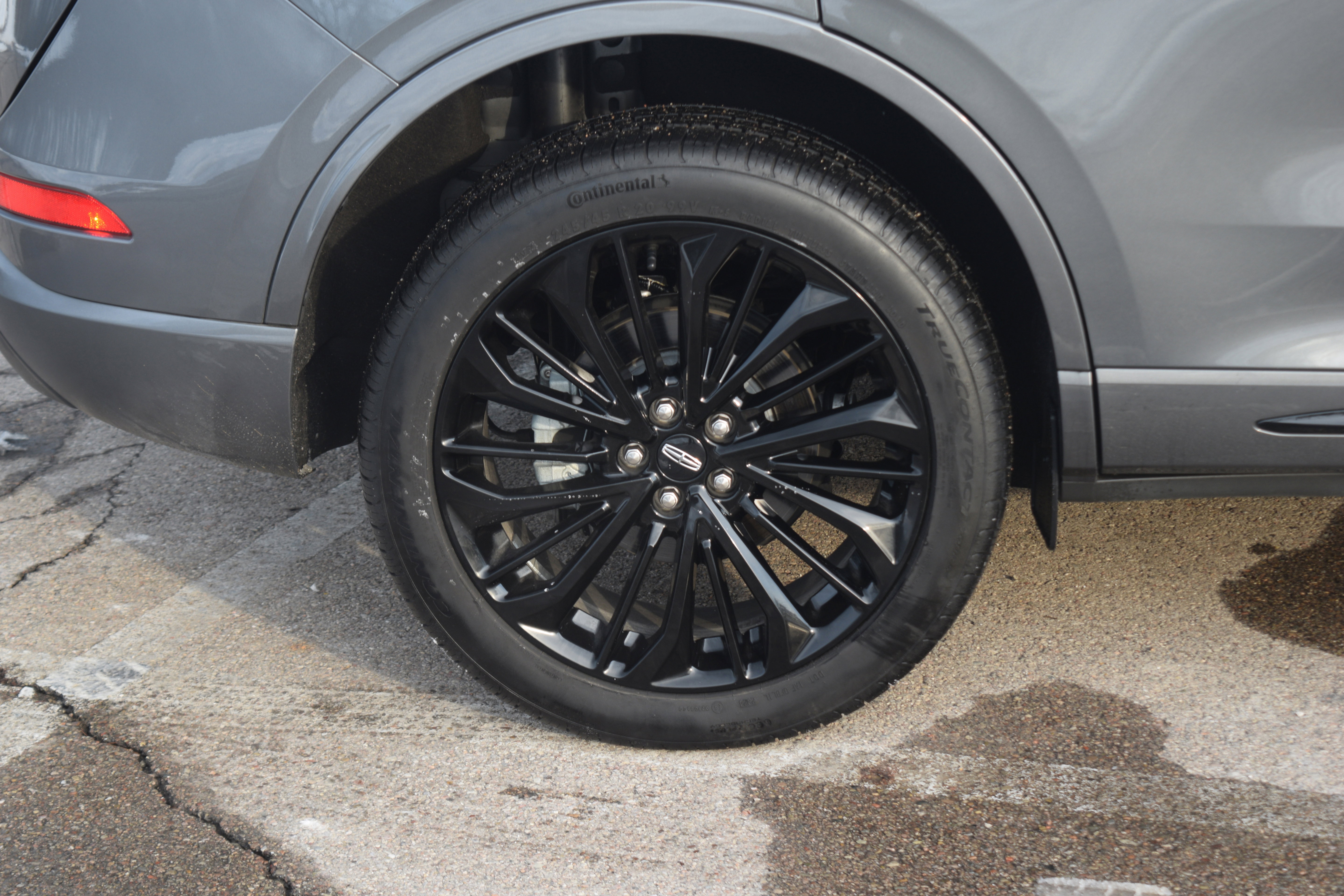 Used 2023 Lincoln Corsair Reserve w/ Jet Appearance Package image 27