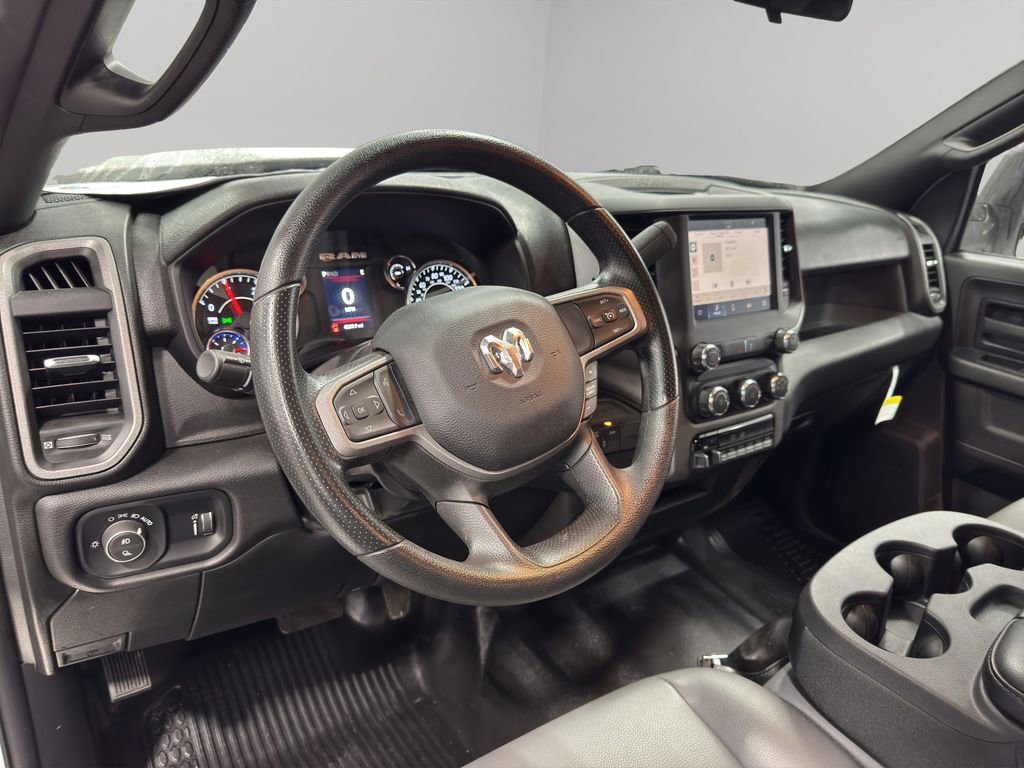 Used 2024 RAM 5500 Tradesman w/ Chrome Appearance Group image 5
