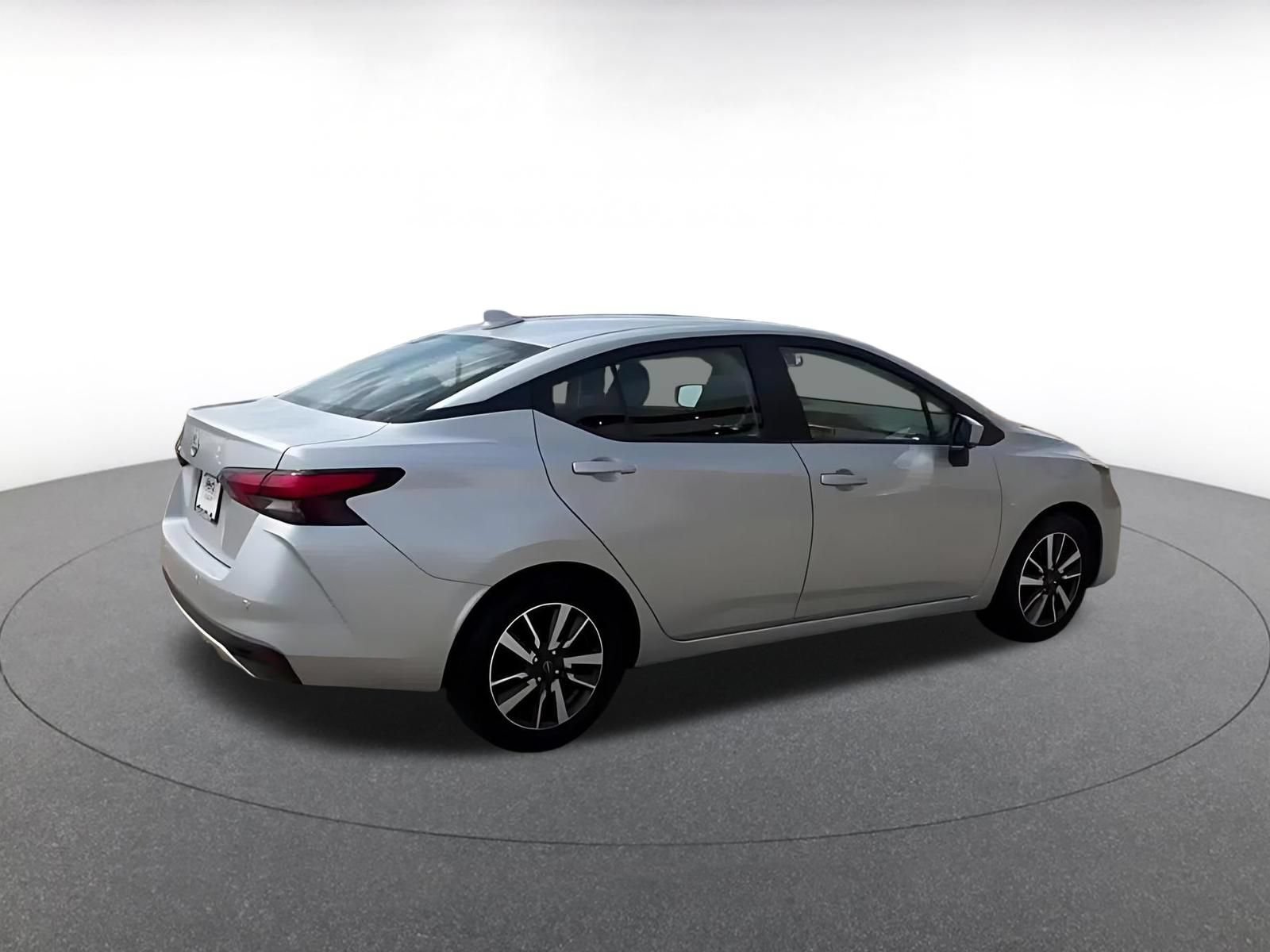 Used 2025 Nissan Versa SV FWD image 14