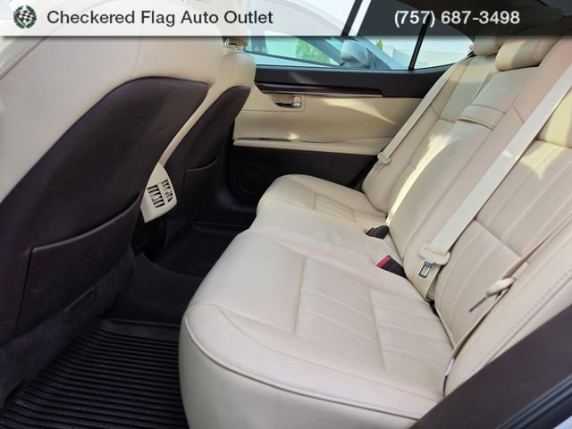Used 2017 Lexus ES 350 w/ Luxury Package image 22