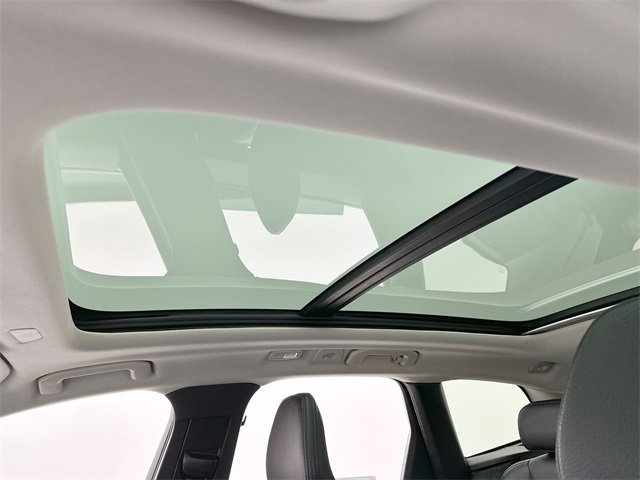 Certified 2025 Volvo XC60 B5 Plus image 21