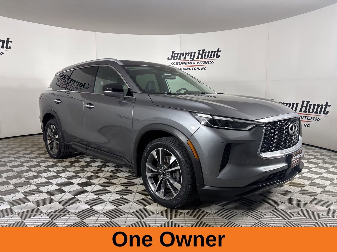 Used 2023 INFINITI QX60 Luxe w/ Vision Package image 4