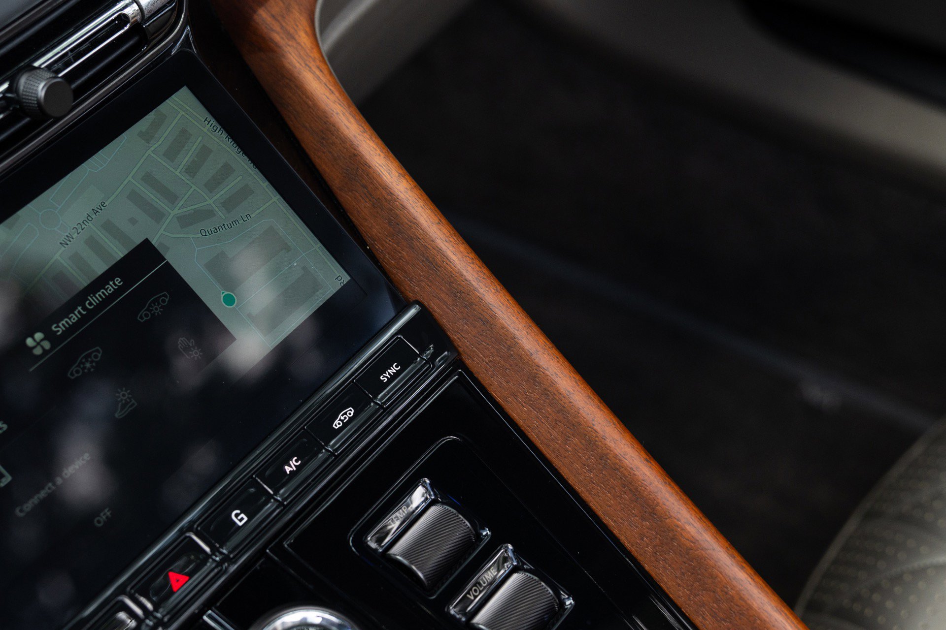 Used 2024 Aston Martin DB12 Convertible RWD image 50