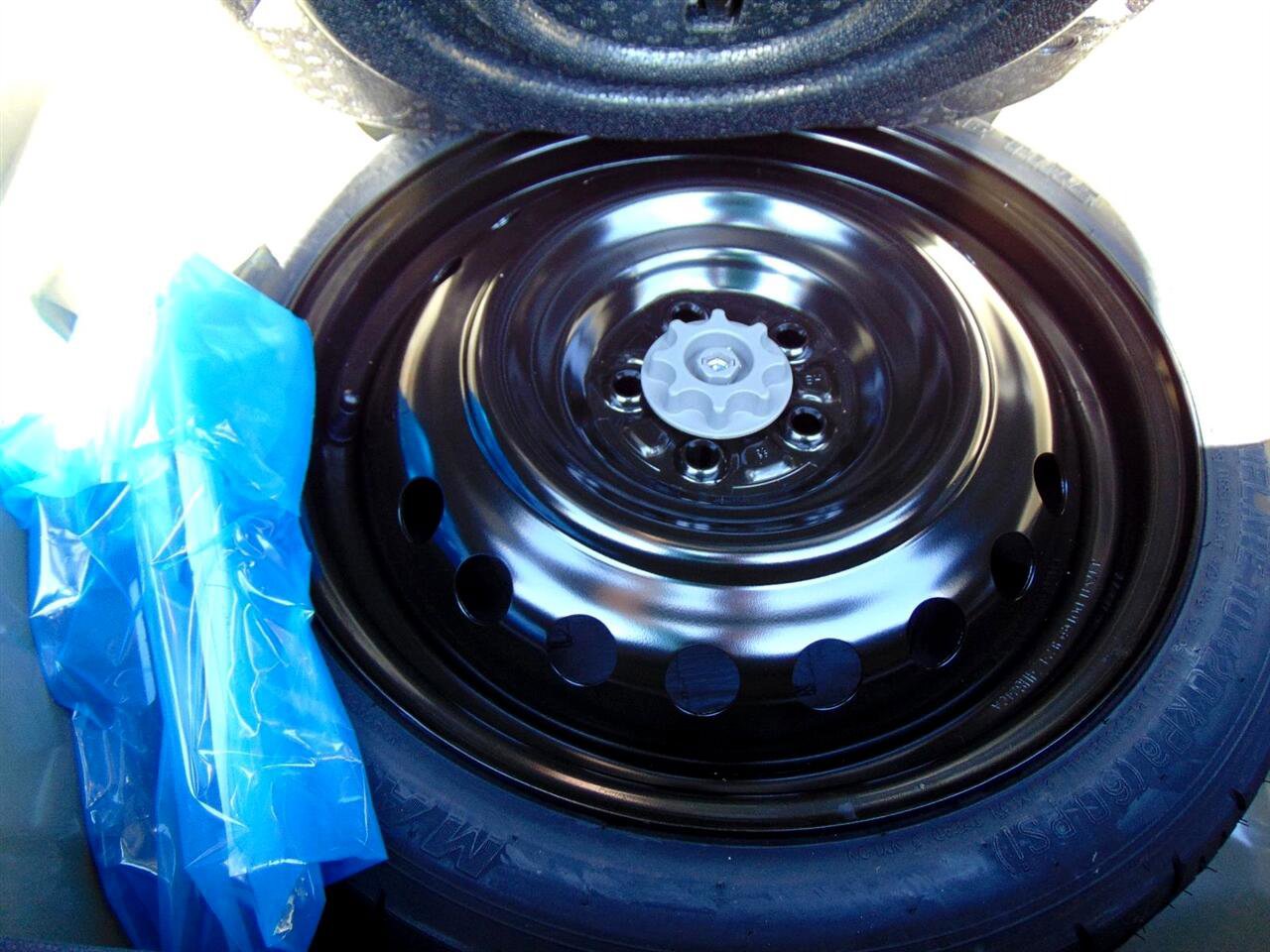 Used 2025 Toyota Corolla LE image 13