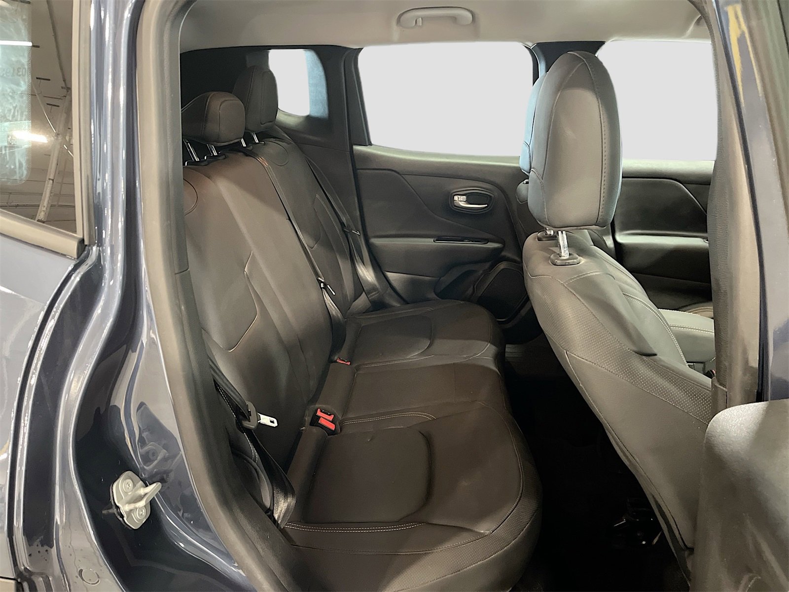 Used 2023 Jeep Renegade Limited image 28