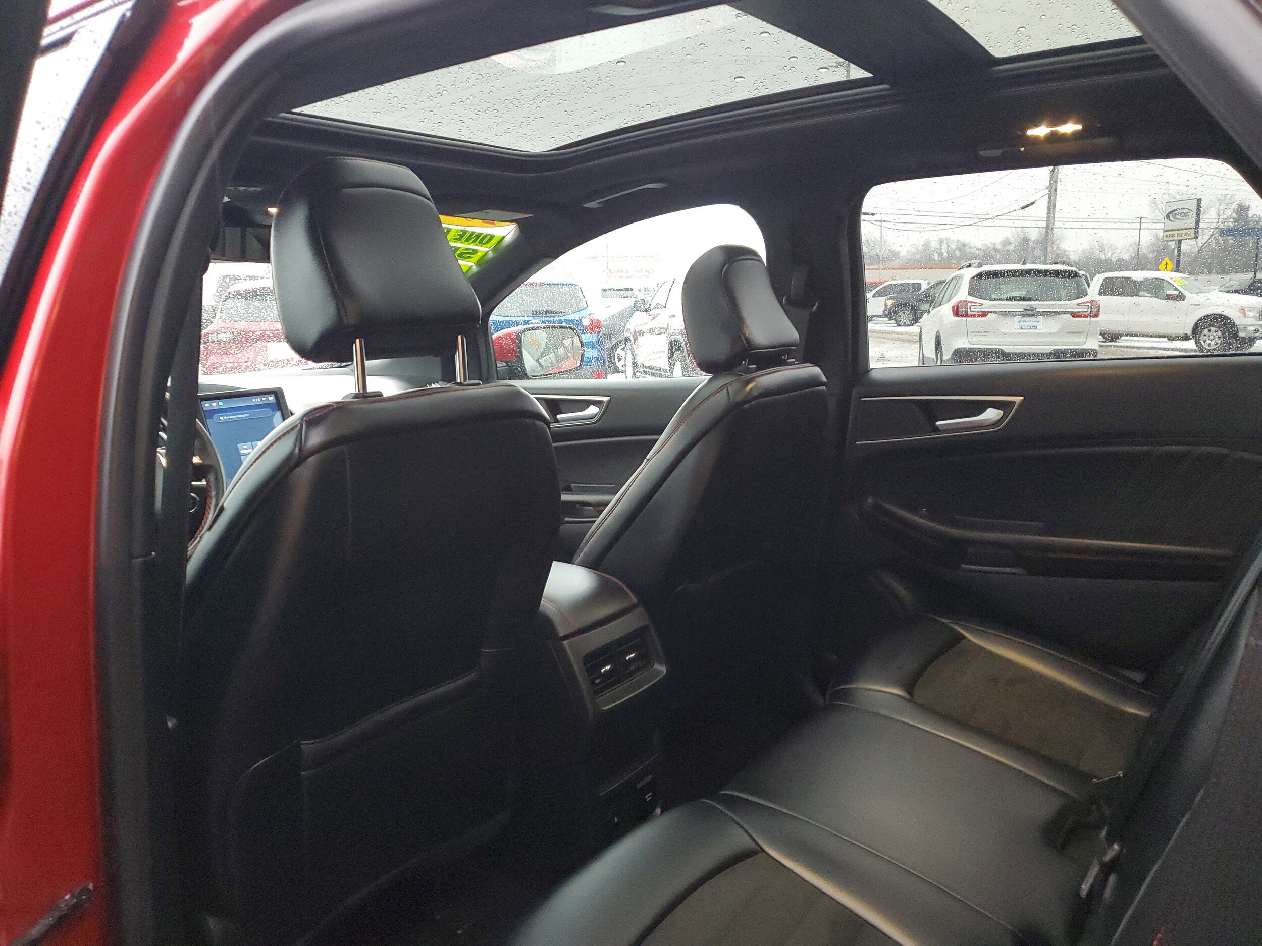 Used 2024 Ford Edge ST-Line w/ Class II Trailer Tow Package AWD/4WD image 26