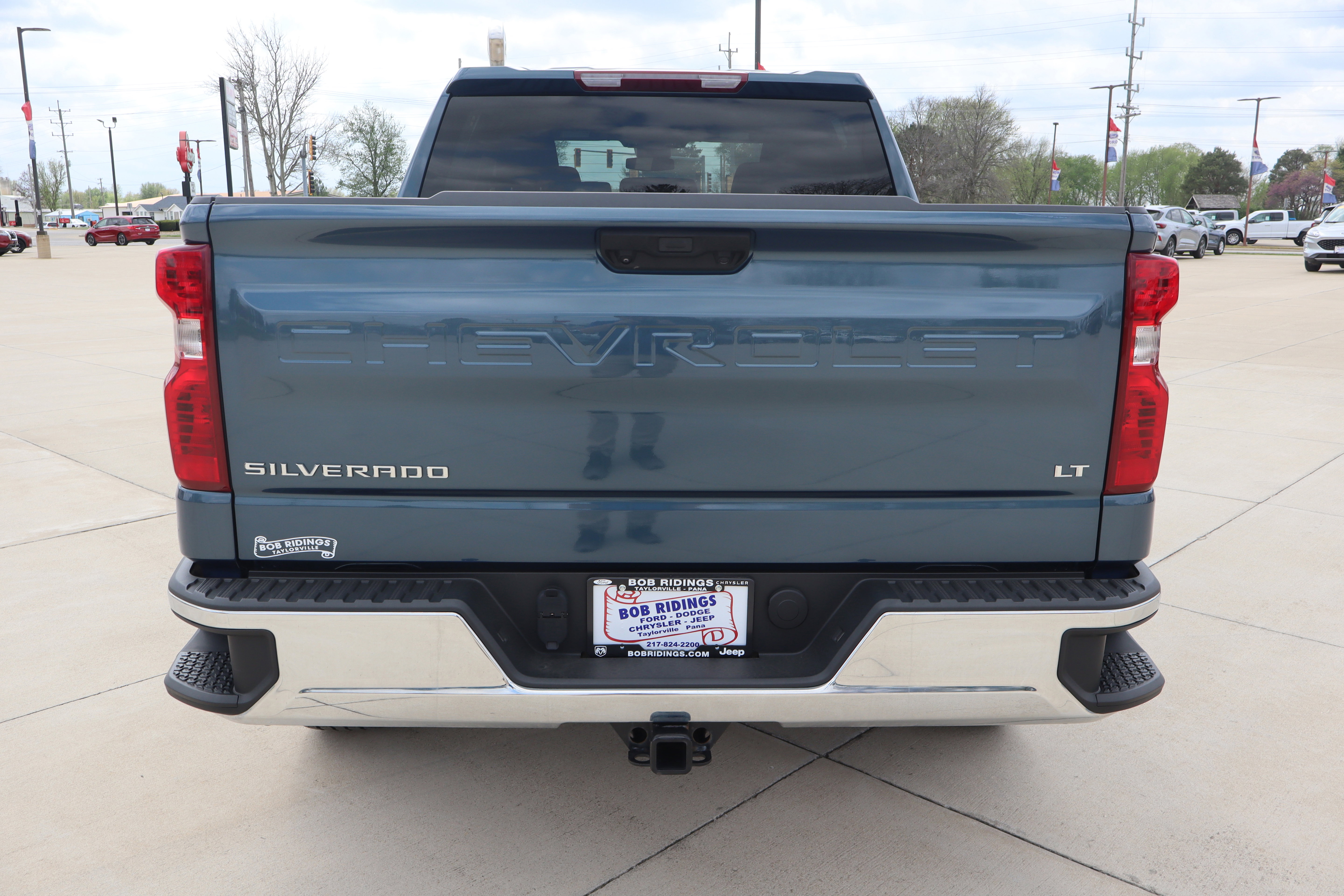 Used 2024 Chevrolet Silverado 1500 LT AWD/4WD image 6