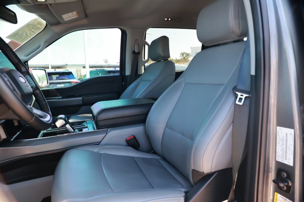 Used 2025 Ford F150 Lightning Flash AWD/4WD image 23