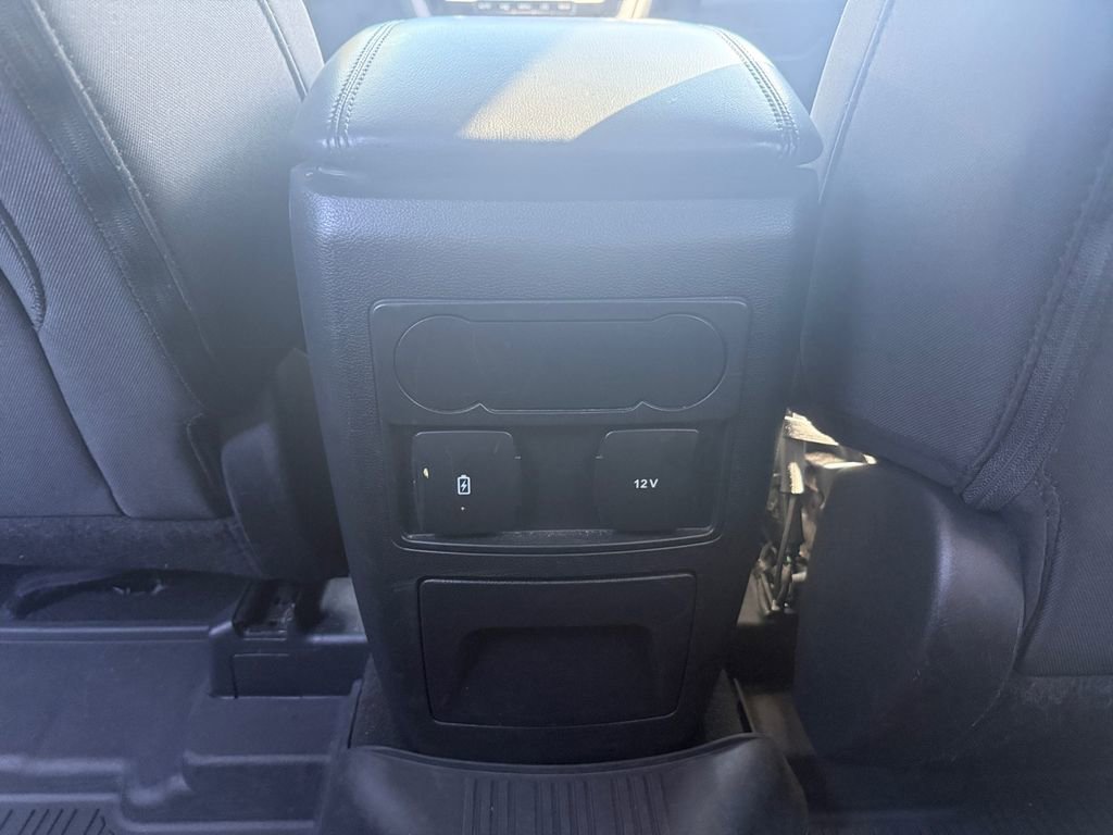 Used 2023 Ford Explorer XLT image 28