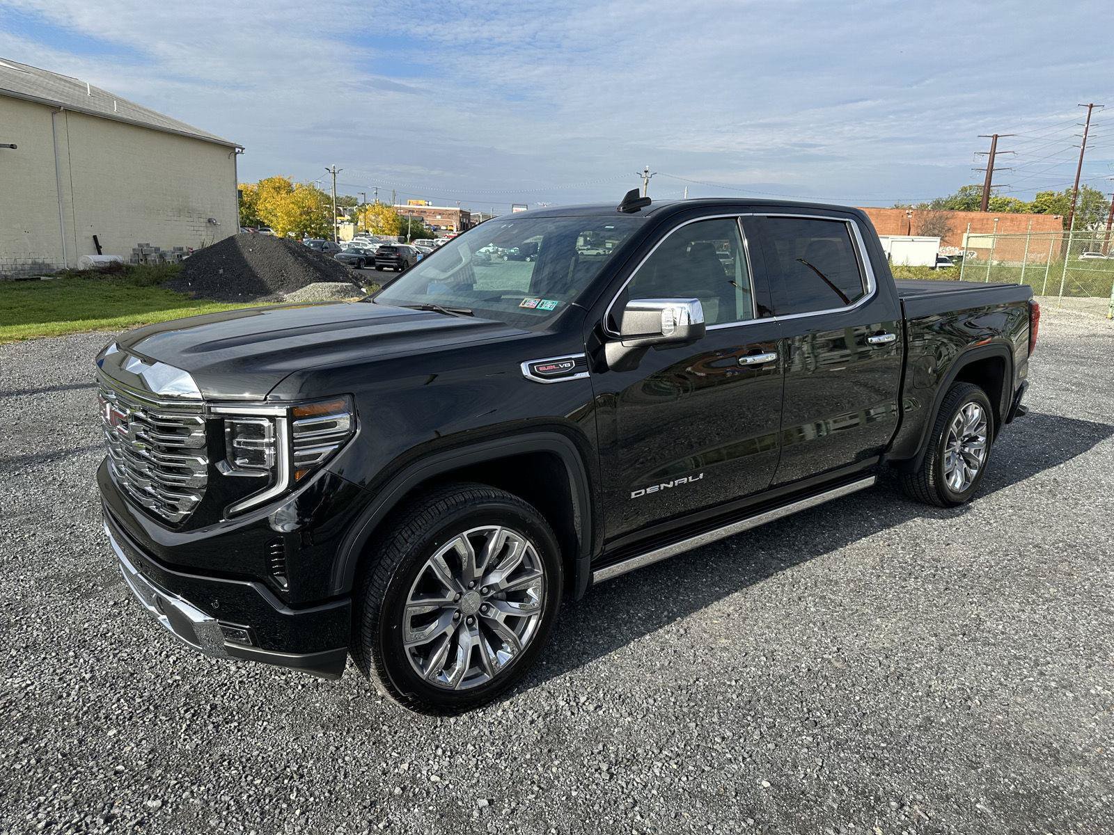 Used 2024 GMC Sierra 1500 Denali w/ Denali Reserve Package AWD/4WD image 4
