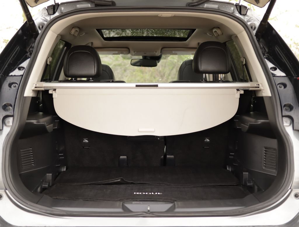 Used 2019 Nissan Rogue SL w/ Premium Package image 29