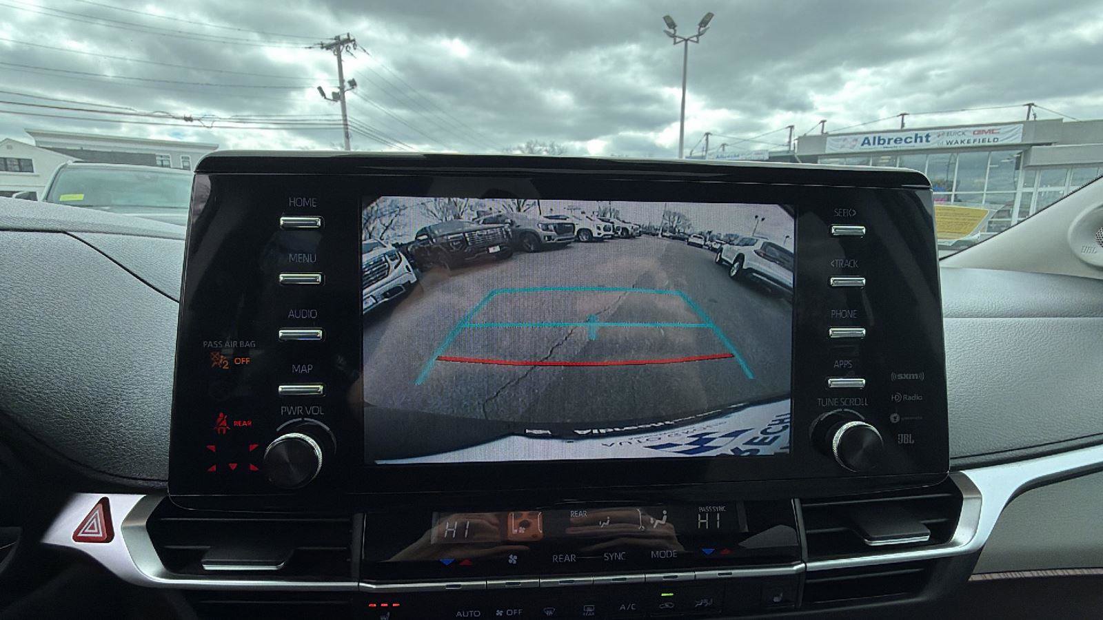 Used 2024 Toyota Sienna XLE w/ XLE Plus Package image 27