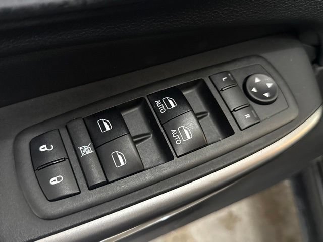 Used 2019 Jeep Cherokee Limited AWD/4WD image 7