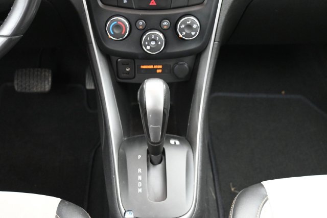 Used 2020 Chevrolet Trax LT w/ Sun & Sound Package AWD/4WD image 22