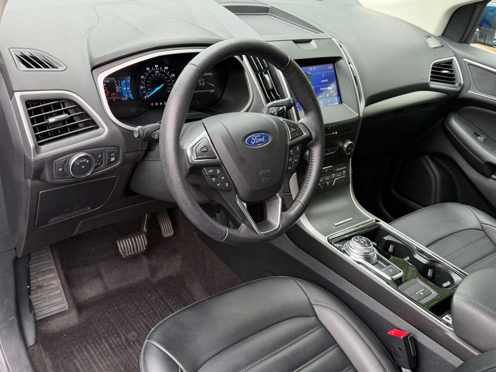 Used 2020 Ford Edge SEL w/ Convenience Package FWD image 4