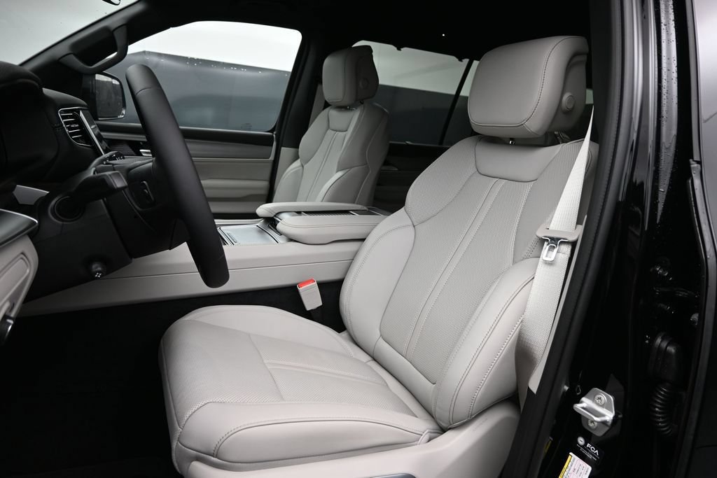 New 2026 Jeep Grand Wagoneer L Limited w/ Premium Group II AWD/4WD image 3