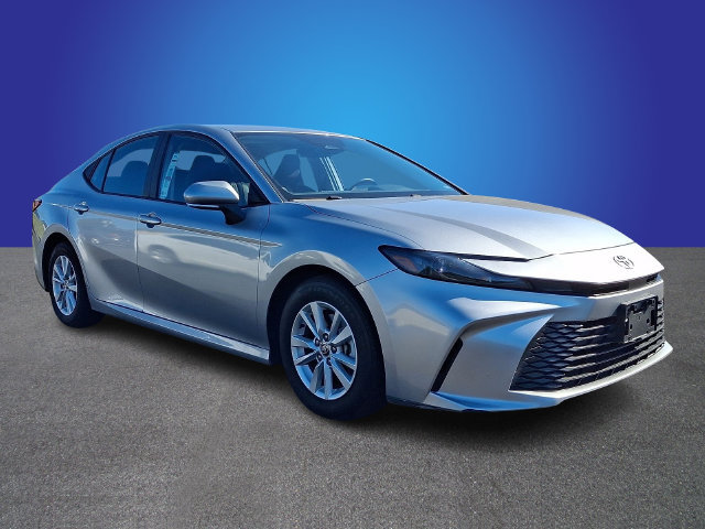 Used 2025 Toyota Camry LE FWD image 3