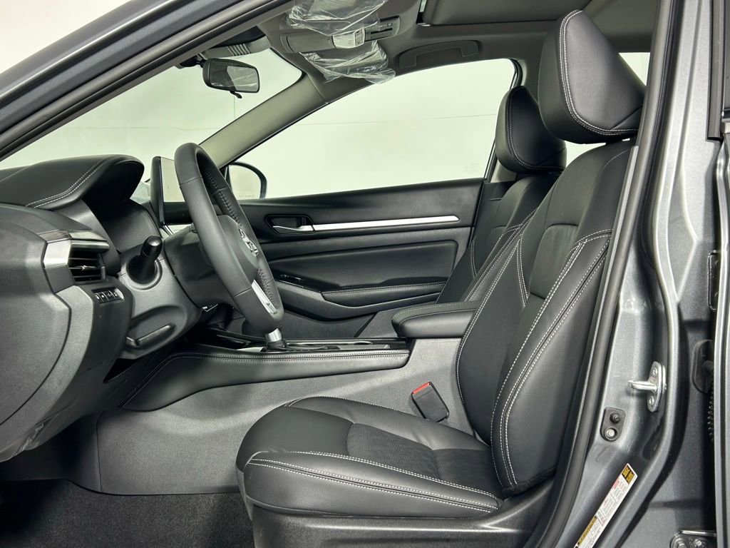 Used 2025 Nissan Altima 2.5 SL FWD image 27
