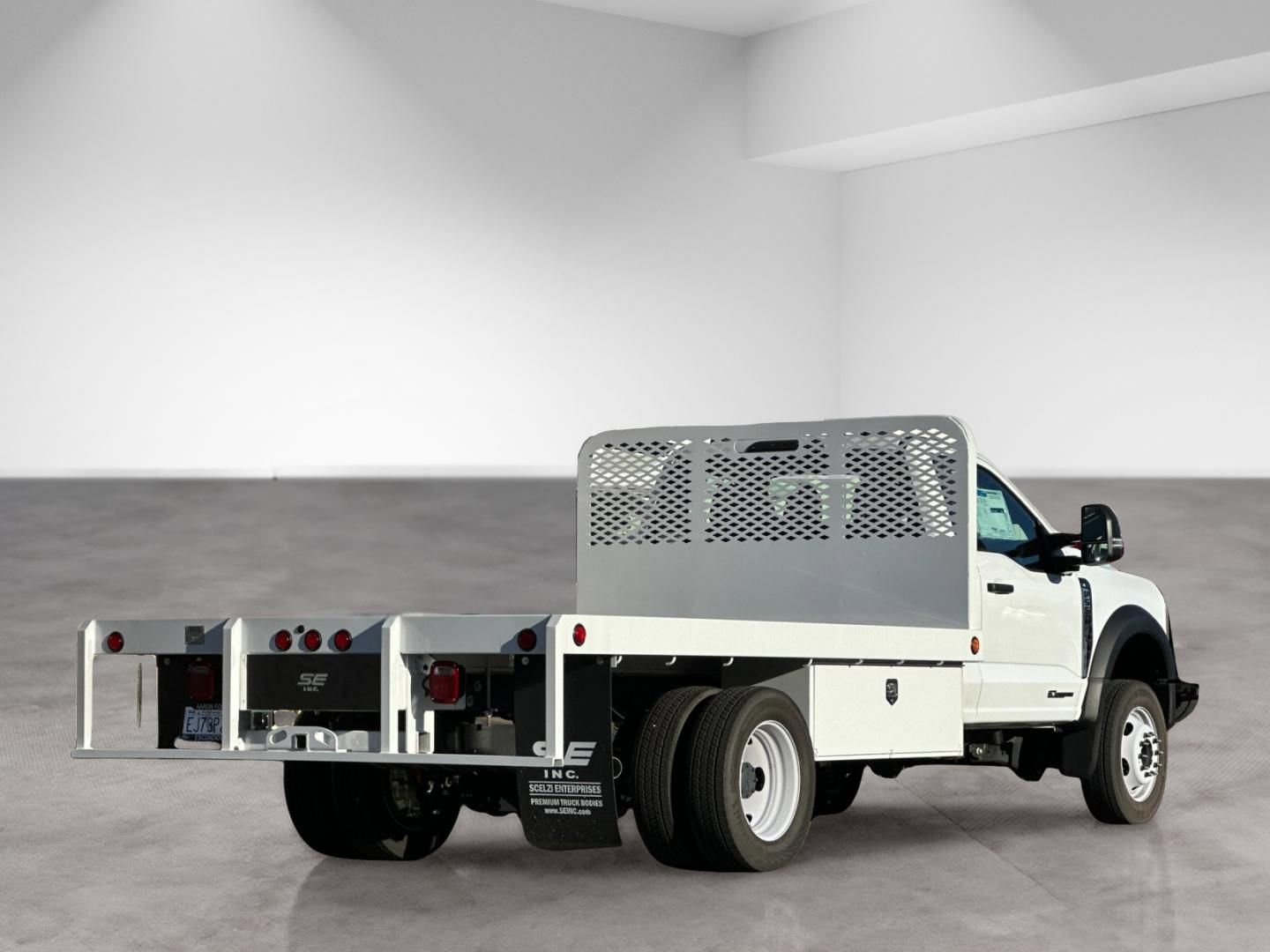 Used 2024 Ford F550 2WD Regular Cab Super Duty w/ XL Chrome Package image 6