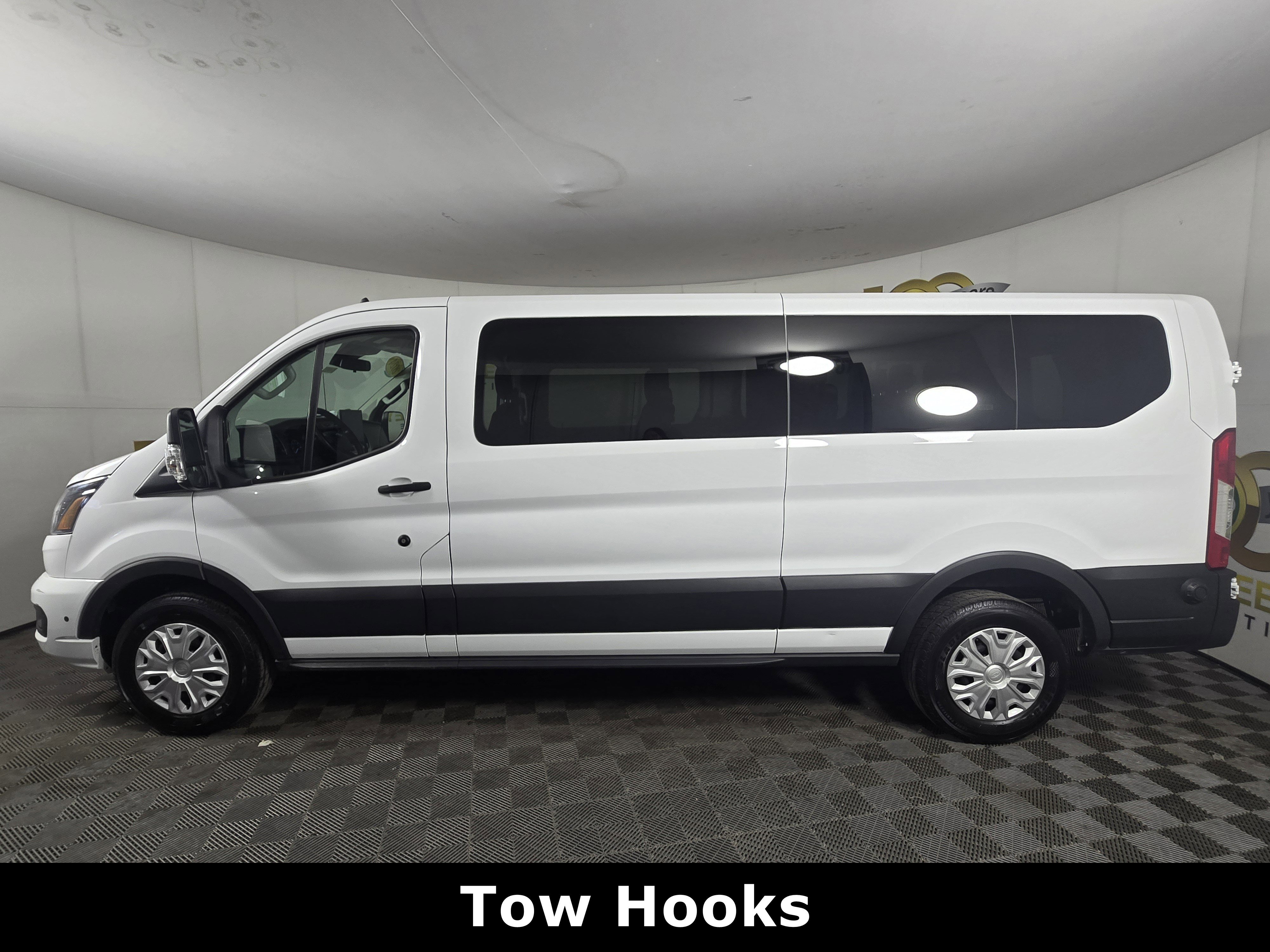 Used 2024 Ford Transit 350 XLT image 4