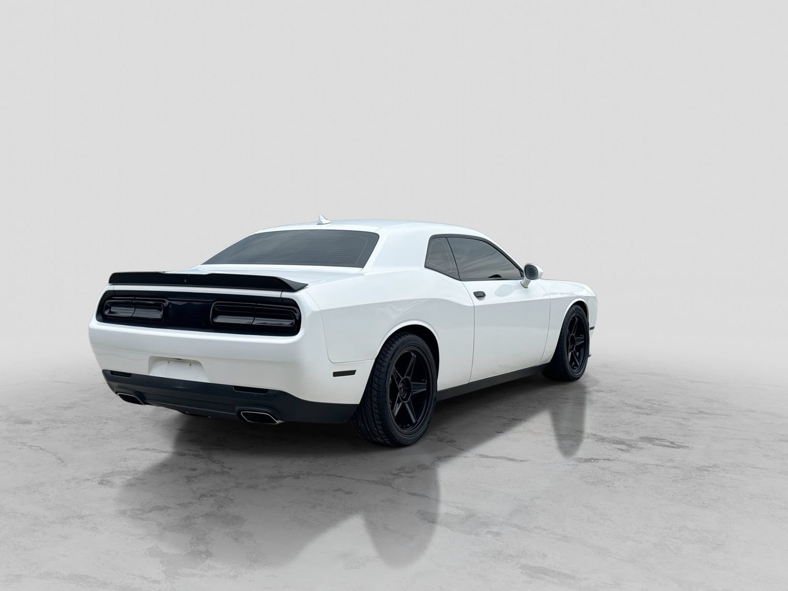 Used 2019 Dodge Challenger R/T w/ Driver Convenience Group RWD image 8