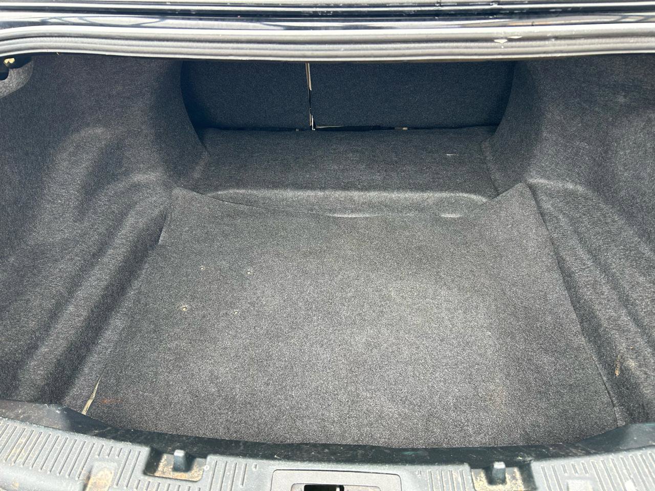 Used 2017 Ford Taurus SE FWD image 17
