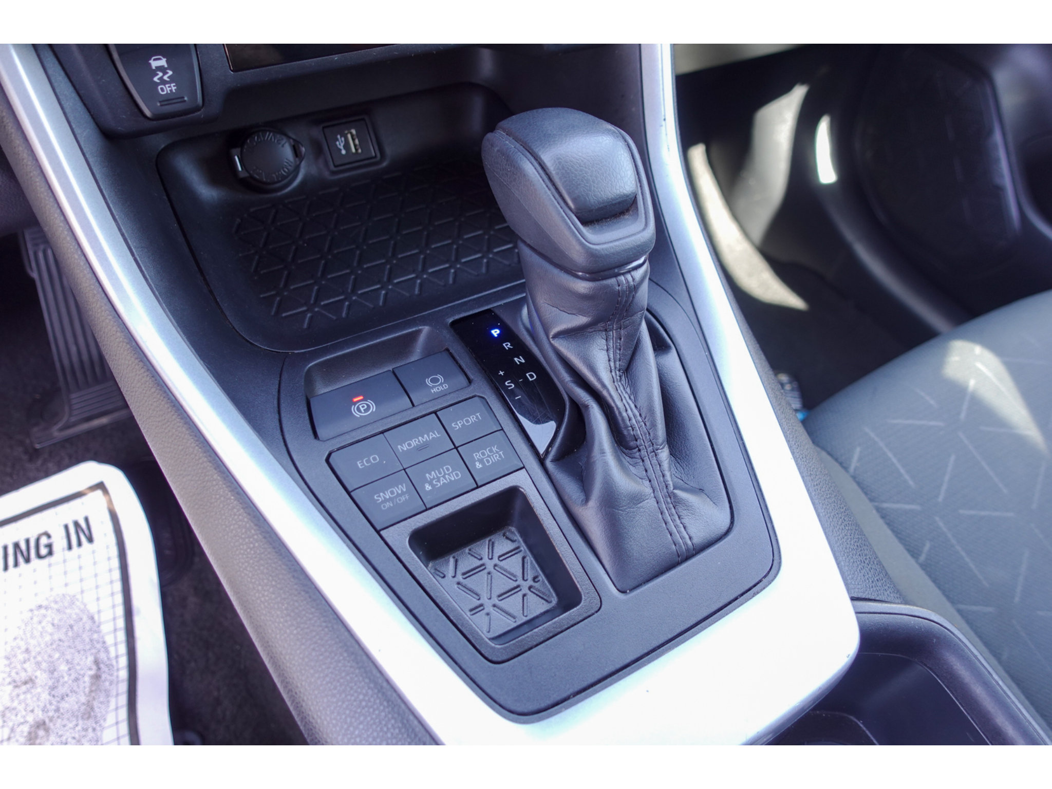 Used 2024 Toyota RAV4 XLE AWD/4WD image 18