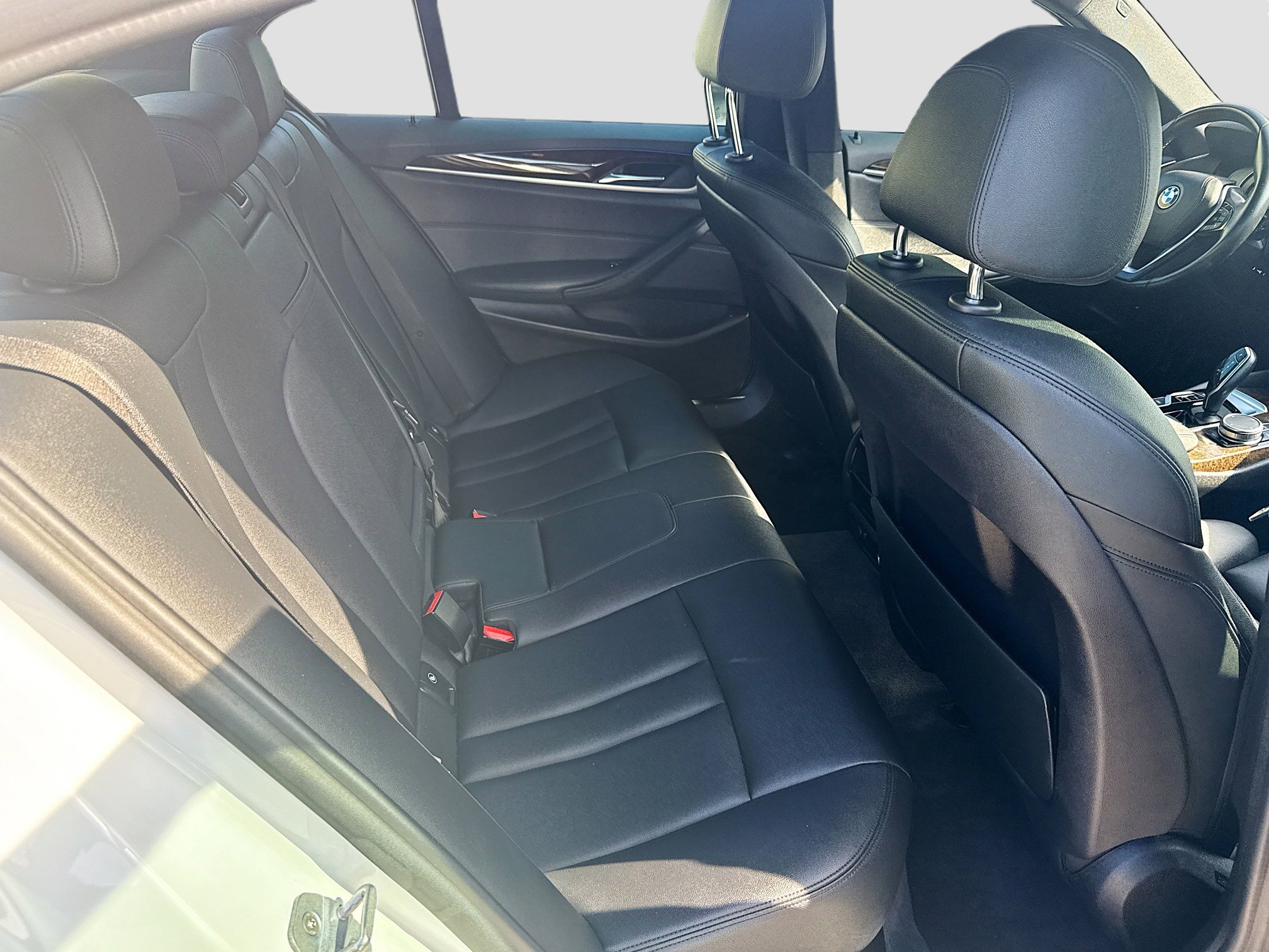 Used 2019 BMW 530e w/ Convenience Package RWD image 27