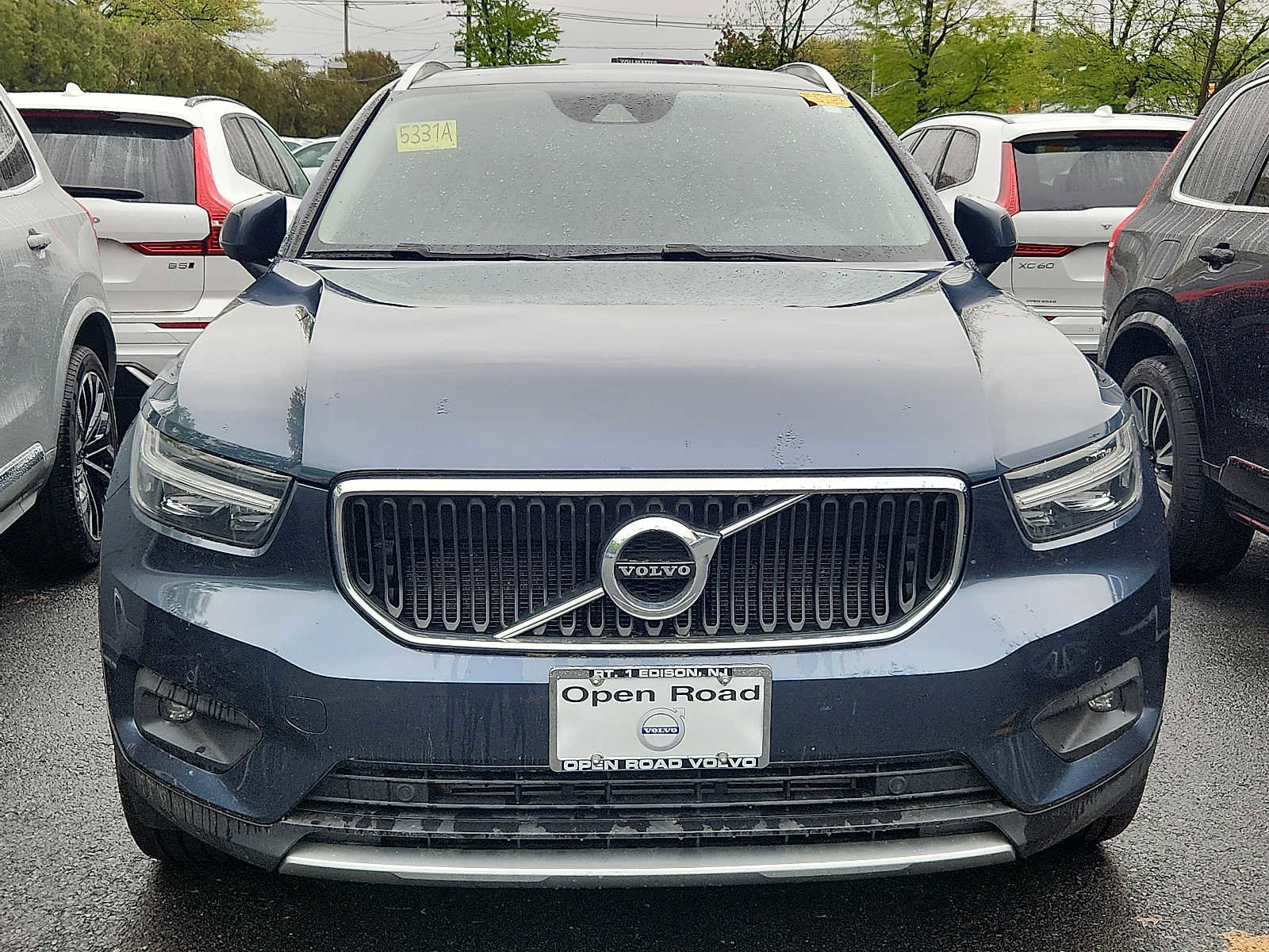 Used 2021 Volvo XC40 T5 Momentum w/ Protection Package AWD/4WD image 2