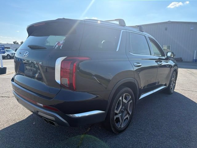 Used 2024 Hyundai Palisade Limited FWD image 3
