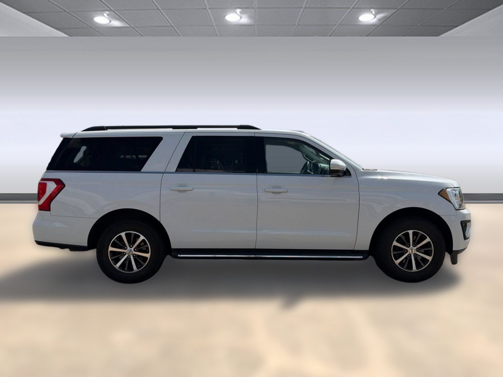 Used 2018 Ford Expedition Max XLT w/ Equipment Group 202A AWD/4WD image 8