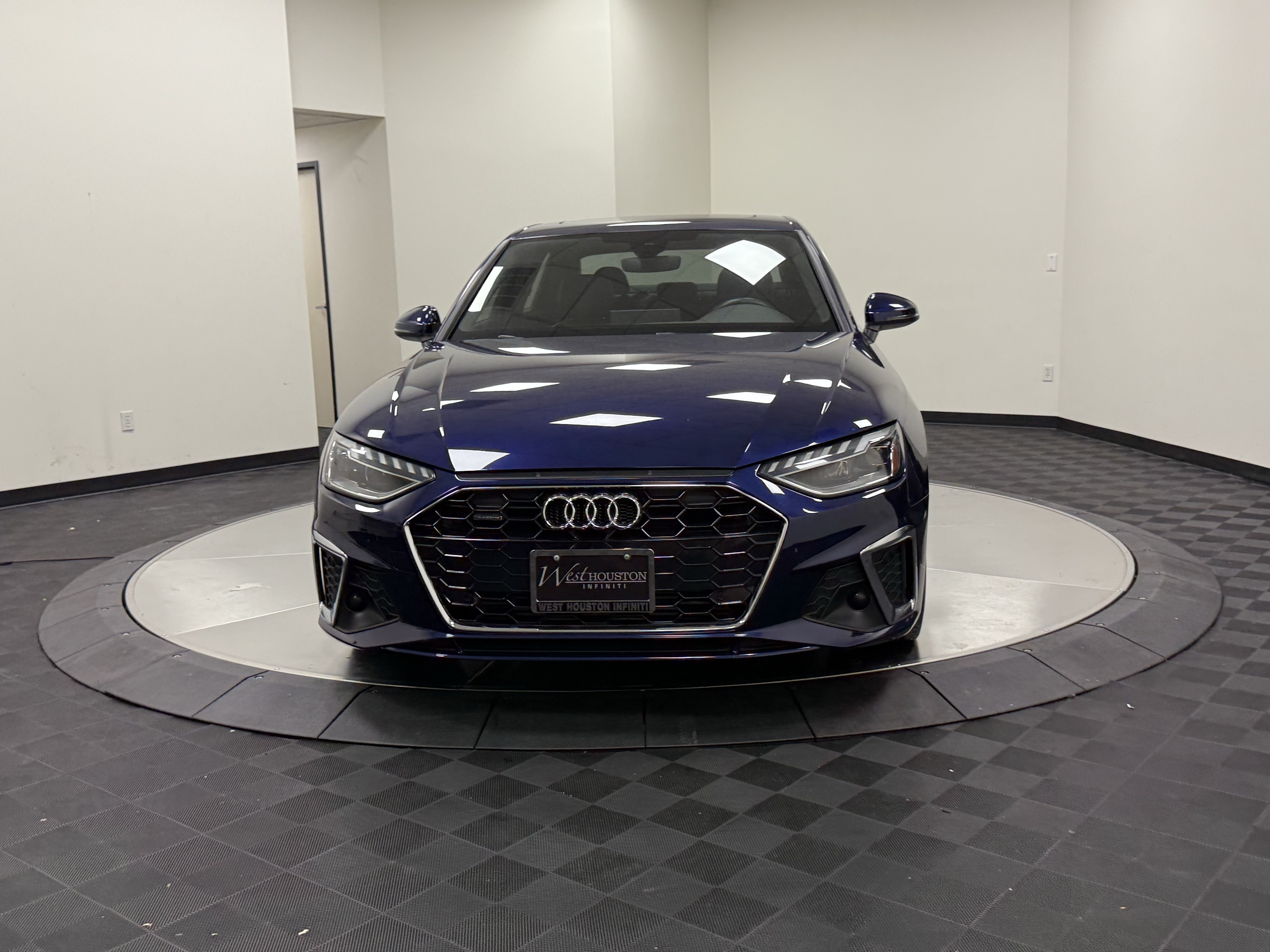 Used 2020 Audi A4 2.0T Premium Plus w/ Premium Plus Package AWD/4WD image 2