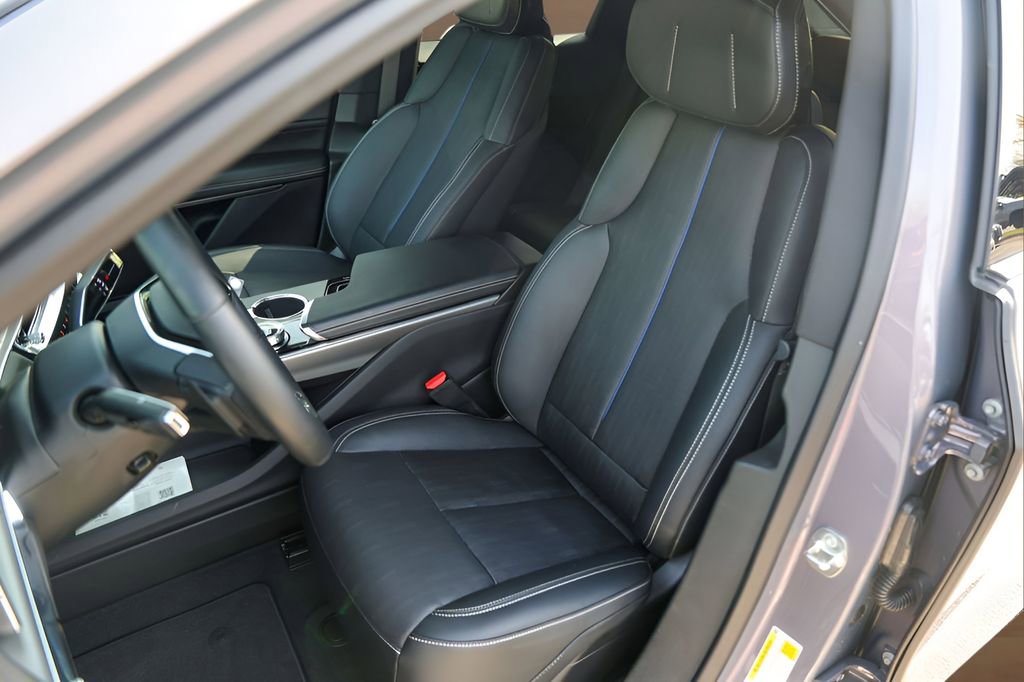 Certified 2024 Cadillac Lyriq Sport image 7