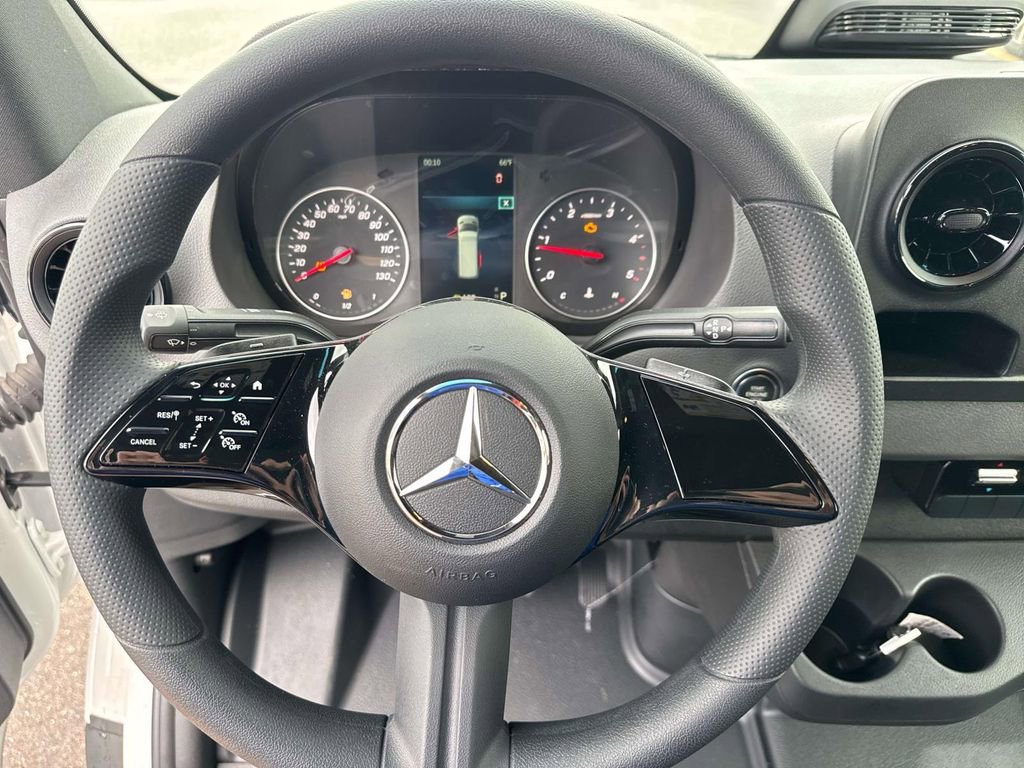 New 2025 Mercedes-Benz Sprinter 2500 image 10