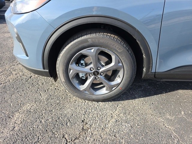 New 2026 Ford Escape ST-Line w/ Cold Weather Package image 9