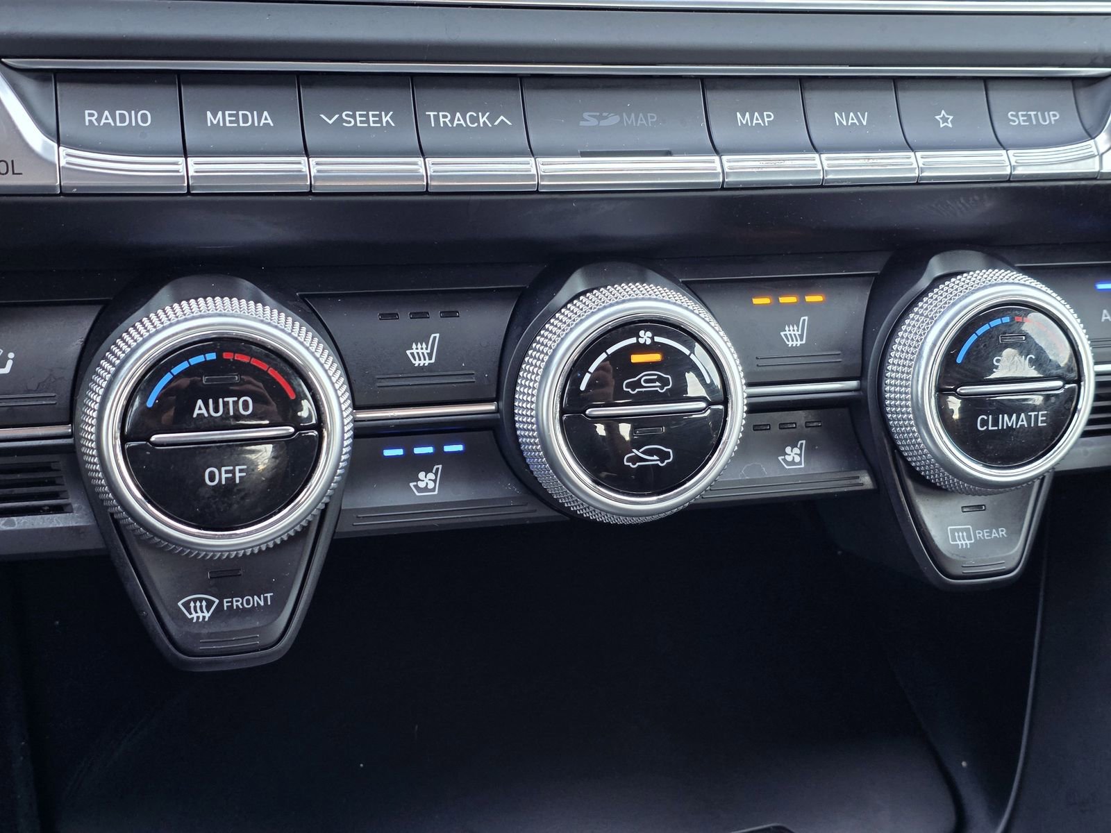 Used 2019 Genesis G70 3.3T Advanced w/ Sport Package image 24