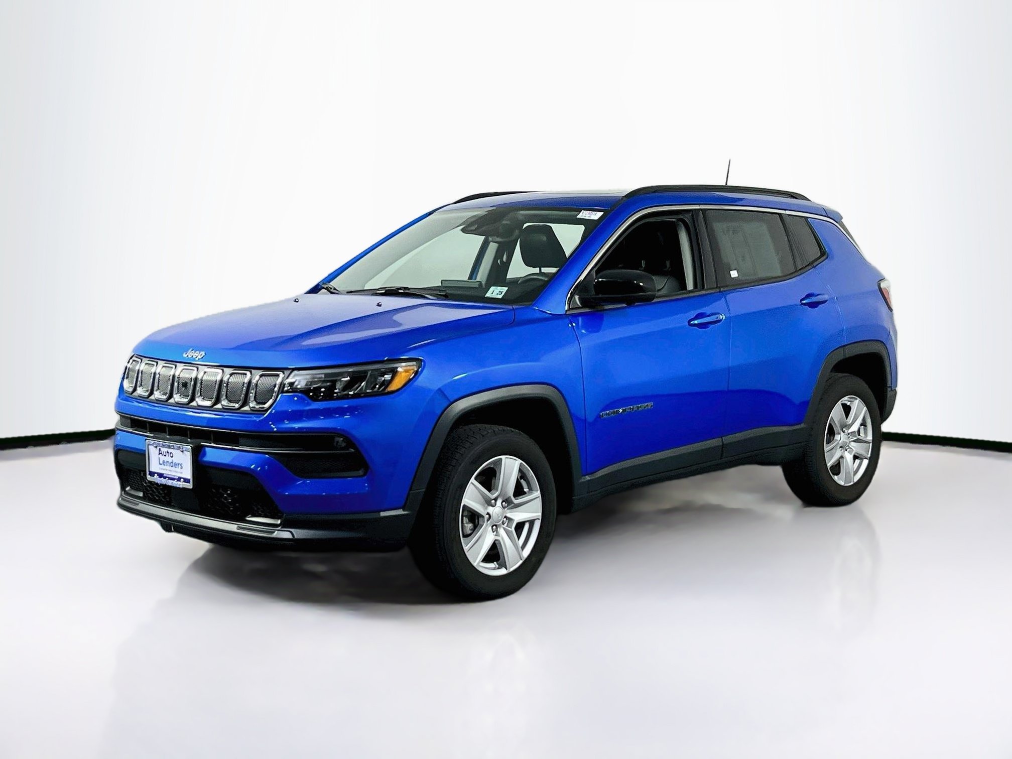 Used 2022 Jeep Compass Latitude w/ Sun and Sound Group AWD/4WD image 1