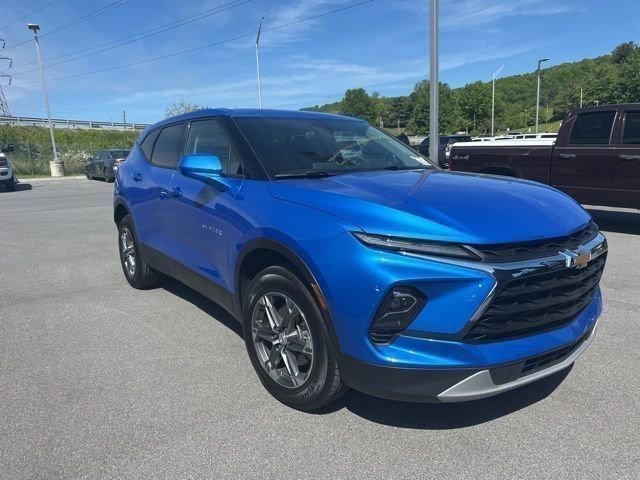 Used 2025 Chevrolet Blazer LT AWD/4WD video 2