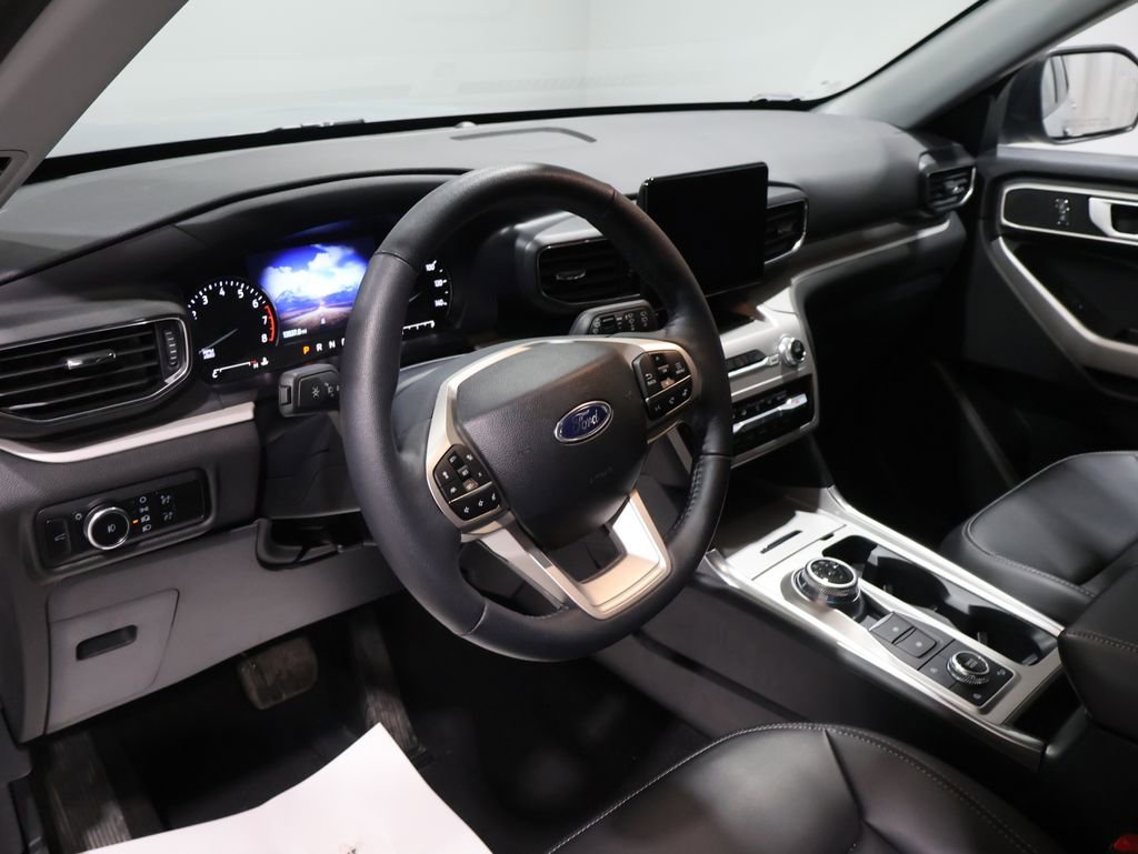 Used 2024 Ford Explorer XLT w/ Equipment Group 202A image 17