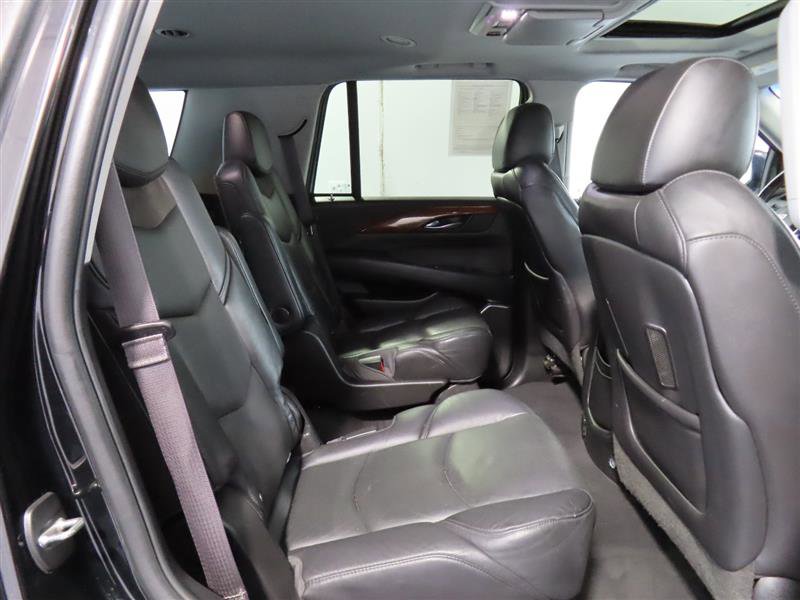 Used 2016 Cadillac Escalade Luxury RWD image 39